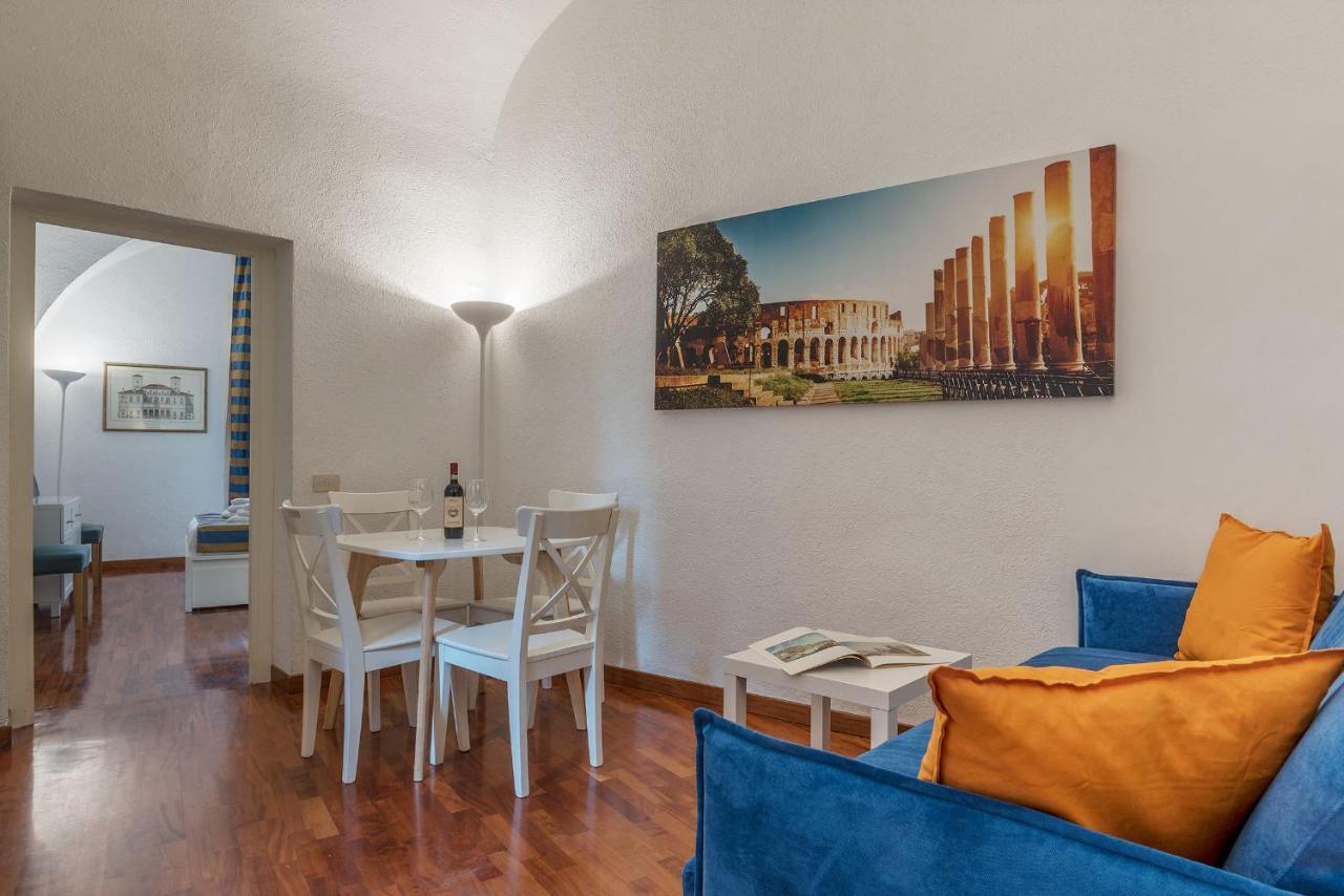 Cs Piazza Venezia Apartment โรม ภายนอก รูปภาพ