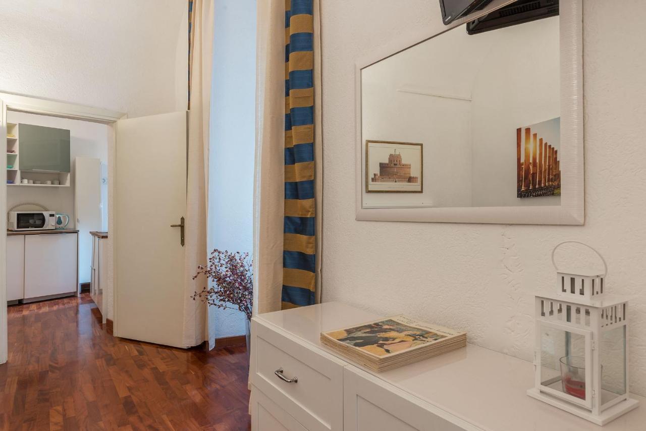 Cs Piazza Venezia Apartment โรม ภายนอก รูปภาพ